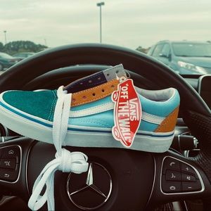 Off the Wall Vans Womens size 5